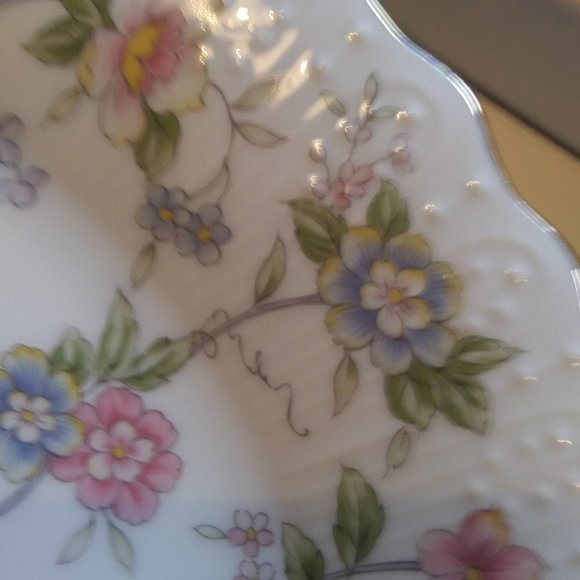 Beautiful Porcelain cake dish with cake cutter server  Made in Japan - Picture 5 of 8